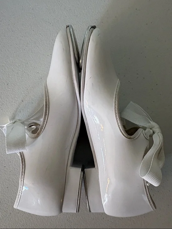 Girls White Tap Shoes with ribbon ties Tempo by Leo’s brand - Picture 4 of 8